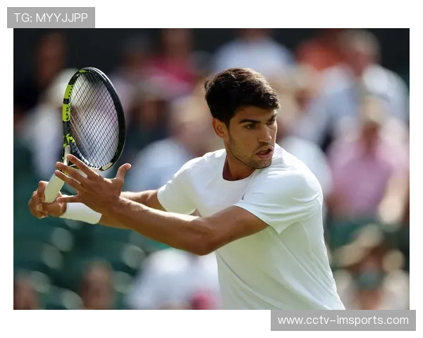 阿尔卡拉斯温网决赛伤情影响移动，采用发球上网策略减少底线击球